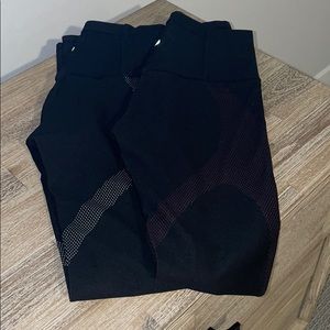 Mapped Out Lululemon Leggings Set of 2!!!